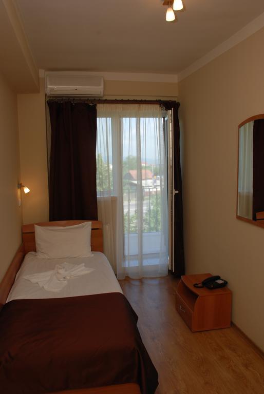 Hotel Liliacul Cluj-Napoca Exterior photo