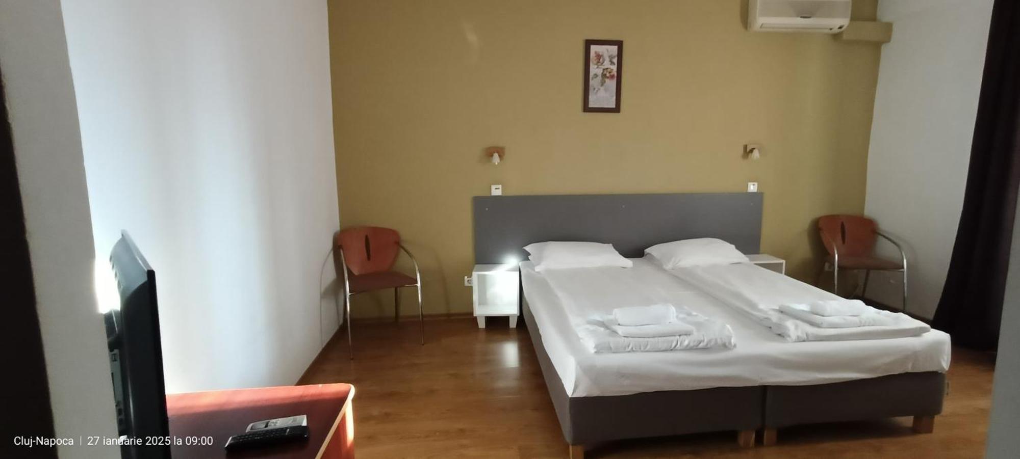 Hotel Liliacul Cluj-Napoca Exterior photo